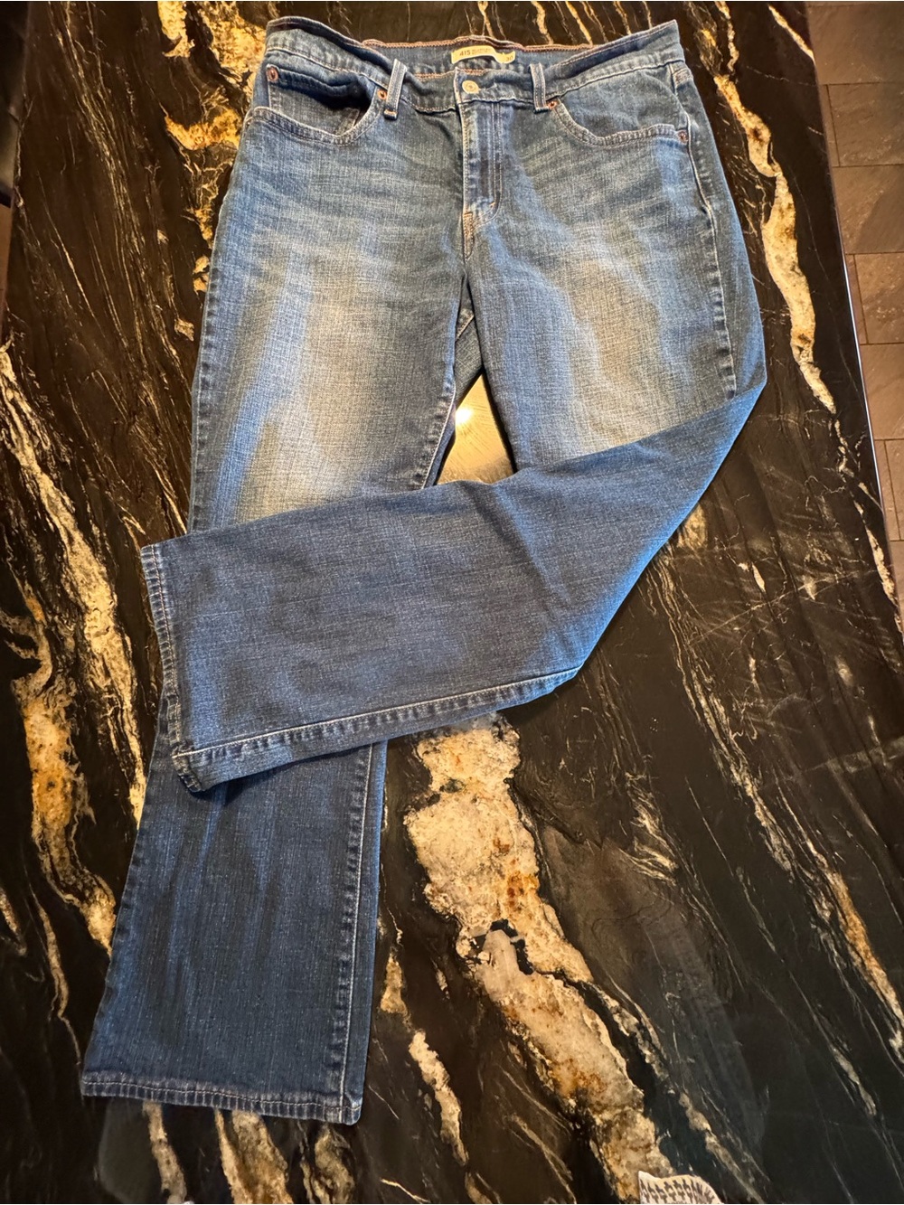 Classic Levi’s Dark Blue Denim Jeans boot cut